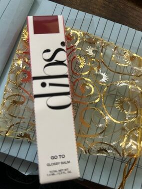 olis. Go To Glossy Balm - Pink